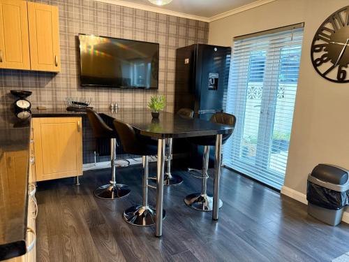 Stylish 3-Bed Family Pet-Friendly Home with Garden photo 19