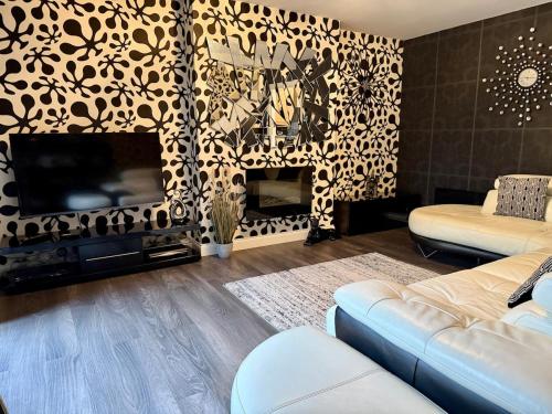 Stylish 3-Bed Family Pet-Friendly Home with Garden photo 20