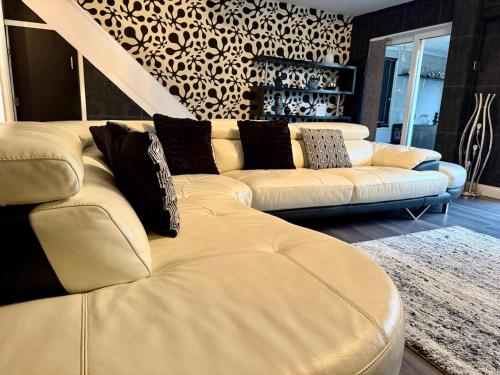 Stylish 3-Bed Family Pet-Friendly Home with Garden photo 25