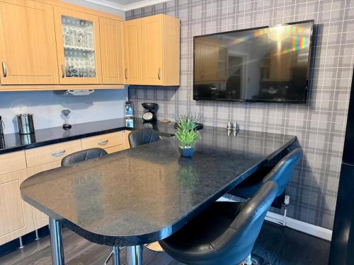 Stylish 3-Bed Family Pet-Friendly Home with Garden photo 26