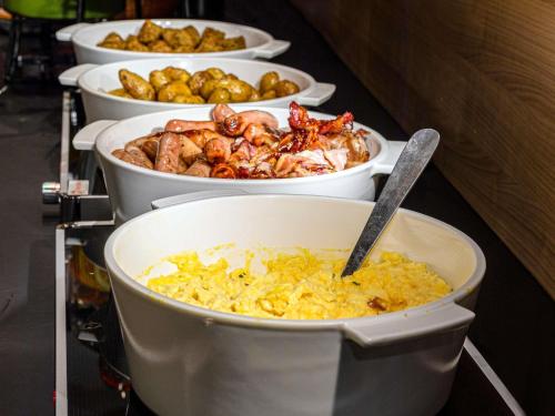 Jídlo v hotelu nebo okolí