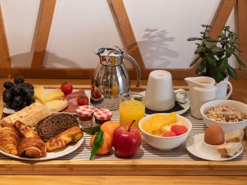 Jídlo v hotelu nebo okolí