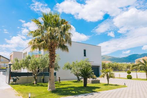 Villa Castelli, Family Holiday House with Private Pool
