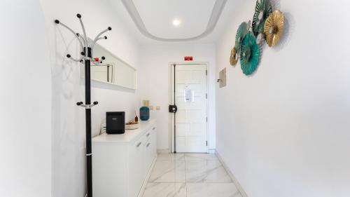 Bright 1BDR Flat in Albufeira by LovelyStay