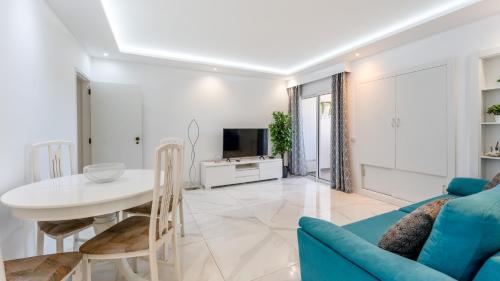Bright 1BDR Flat in Albufeira by LovelyStay