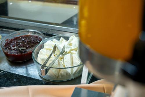 ホテルの敷地内または近くでの食事または食べ物