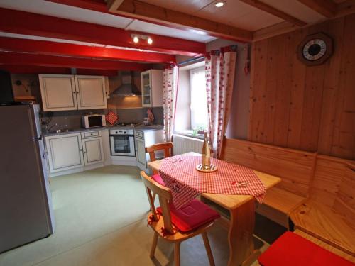Charmant gîte avec terrasse, WiFi et garage moto à Gérardmer
