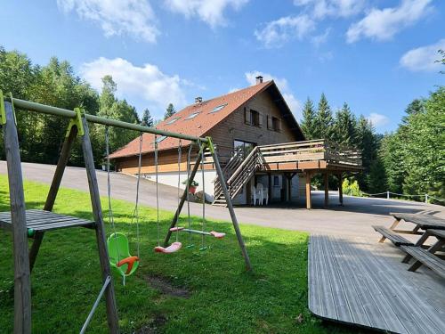 Chalet familial spacieux avec spa, sauna et salle de jeux - FR-1-589-750