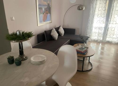 Urban Soul Modern 2BR Retreat in Exarcheia