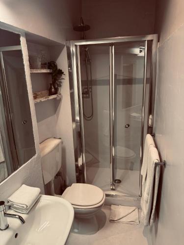 Torre 1100 - Rough Luxe in 12th Century Tower