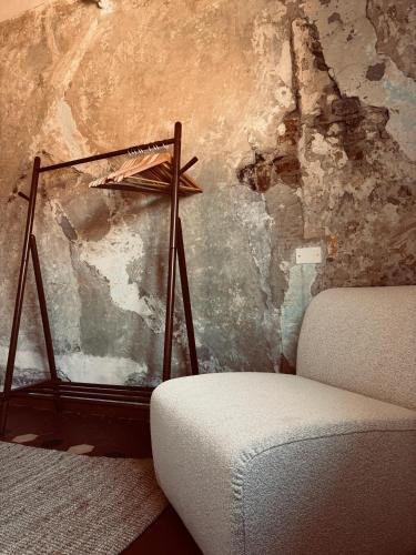 Torre 1100 - Rough Luxe in 12th Century Tower