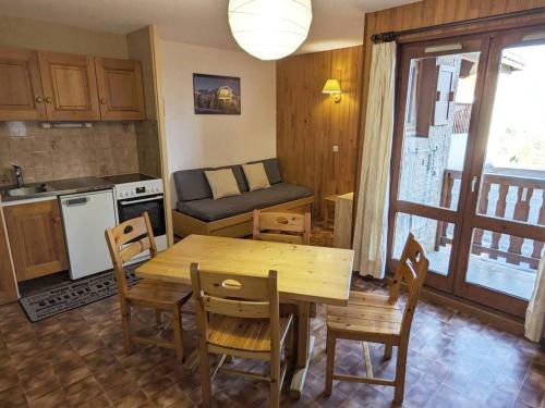 Appartement avec balcon, animaux admis, parking inclus - FR-1-840-12