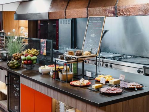 Comida en o cerca de este hotel