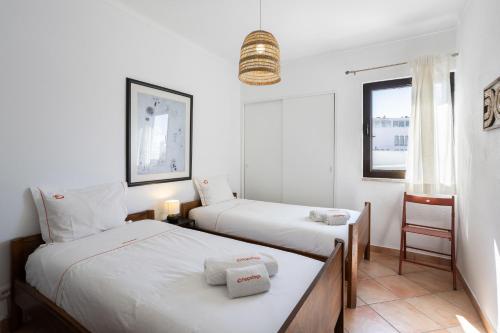 Cozy 2BR Apartment in Albufeira with Balcony, by Hopstays