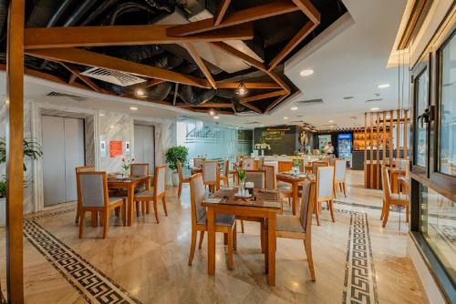 Restaurace v ubytování London Hanoi Hotel