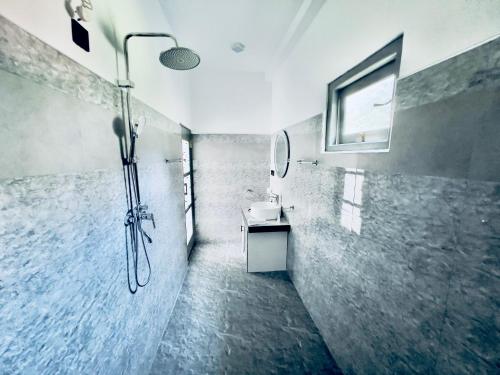 Koupelna v ubytování K T Resort - Ahangama