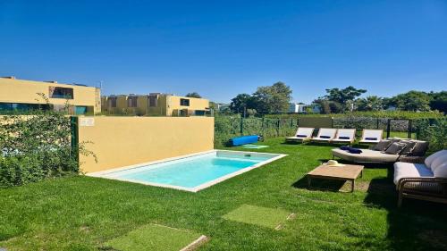 Casa Bougainvillea by CleverDetails, private pool "heated", walk distance