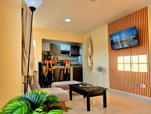 Η κουζίνα ή μικρή κουζίνα στο APUSHI with hammocks, close to the beach