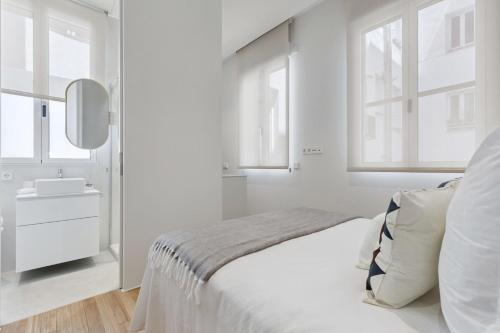 Bright New Studio Near Madrid City Center