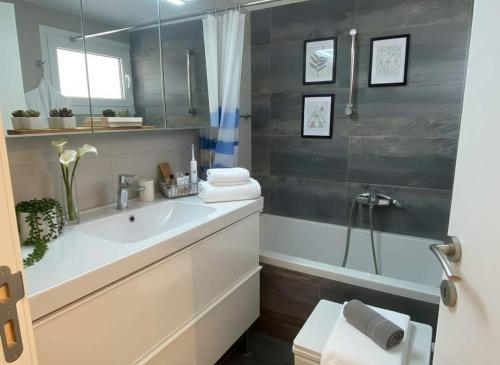 Luxury 2-Bedroom Residence in Kifisia