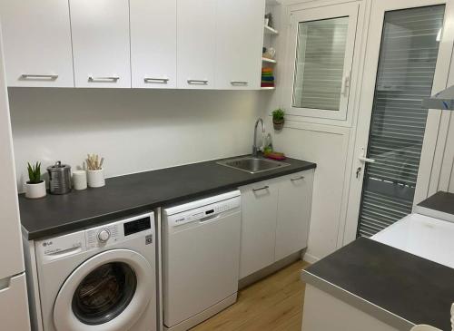 Luxury 2-Bedroom Residence in Kifisia