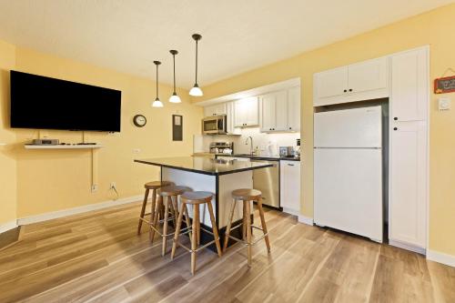 Kuchyň nebo kuchyňský kout v ubytování Ski Condo 138 condo