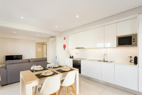 Bright 2BR in Praia da Rocha - 5 minutes to Beach