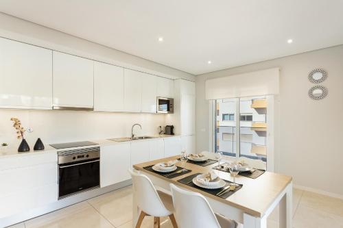 Bright 2BR in Praia da Rocha - 5 minutes to Beach