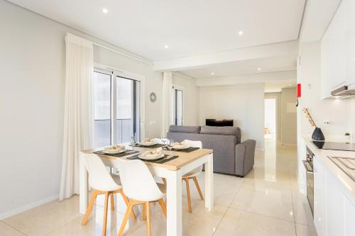 Bright 2BR in Praia da Rocha - 5 minutes to Beach