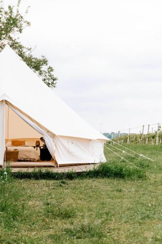 Příroda nedaleko luxury tent