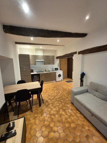 Appartement chaleureux au charme ancien au calme