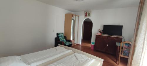 Μια τηλεόραση ή/και κέντρο ψυχαγωγίας στο Hotel Breitenbenden