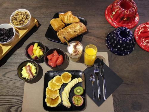 Jídlo v hotelu nebo okolí