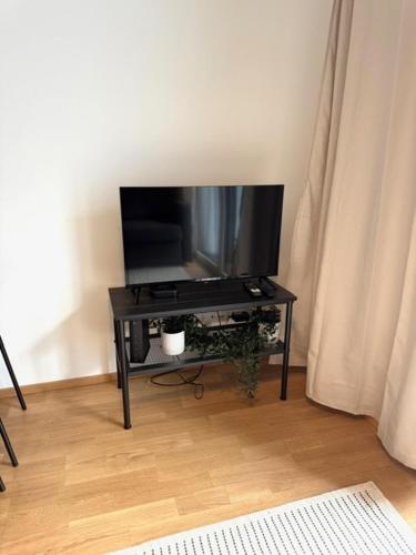 Central, Brand New Apartment with Private Own Garden
