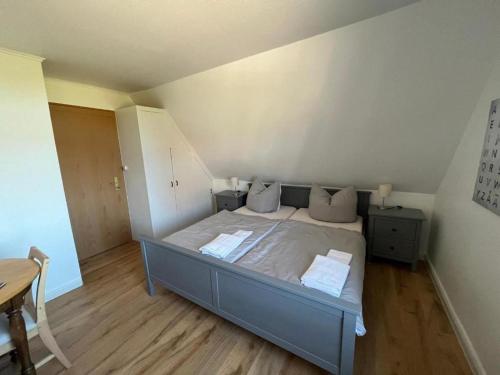 Postel nebo postele na pokoji v ubytování Doppelzimmer-Nigehoern