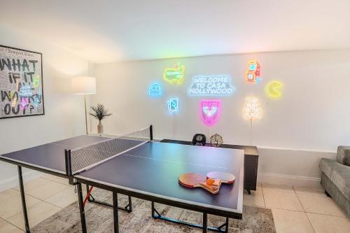 Bordtennis på Villa Hollywood Pool Trampoline BBQ Hard Rock eller i nærheden