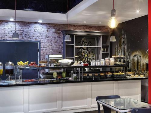 Jídlo v hotelu nebo okolí