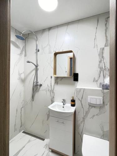 Bany a Apartment 52