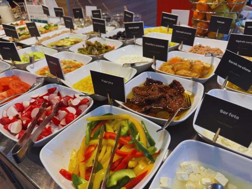 Jídlo v hotelu nebo okolí