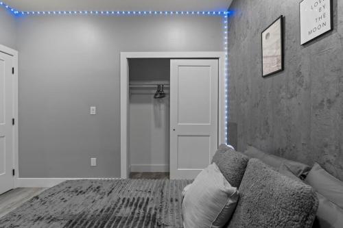 Gallery image of Lunar Escape 1 Bd Near Zoo, Rocky Steps & Downtown in Philadelphia