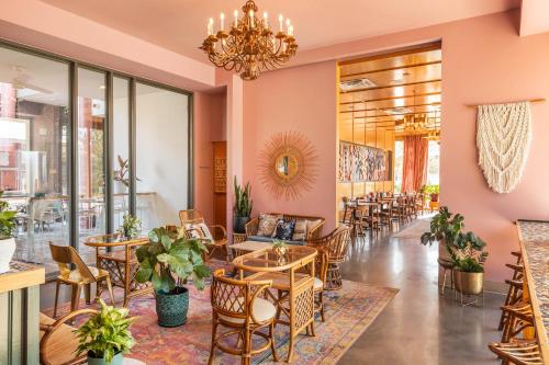 Εστιατόριο ή άλλο μέρος για φαγητό στο The Cabins at East Austin Hotel