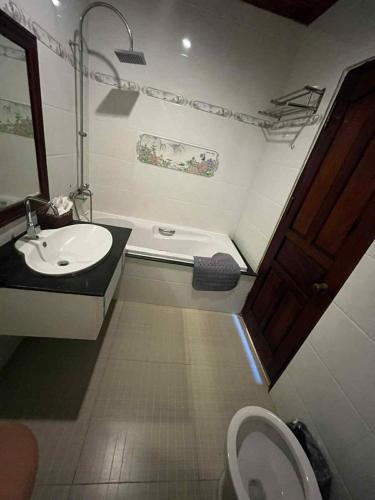 Bathroom sa Ban Phanluang Guesthouse
