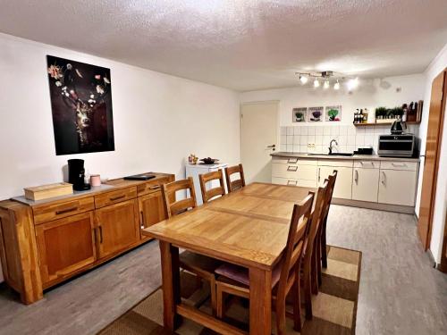 Η κουζίνα ή μικρή κουζίνα στο Ferienwohnung Tislenko beim Europa Park Rust