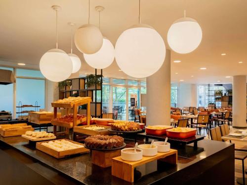 Jídlo v hotelu nebo okolí