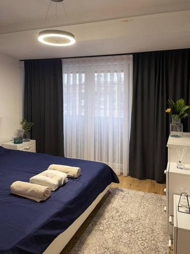 Llit o llits en una habitació de Downtown space