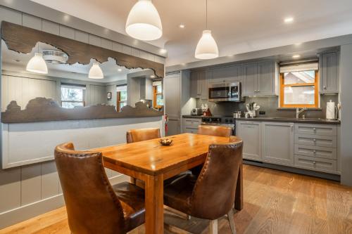 Gallery image of Cedar Crest-Stellars Jay Cottage 4 in Homewood