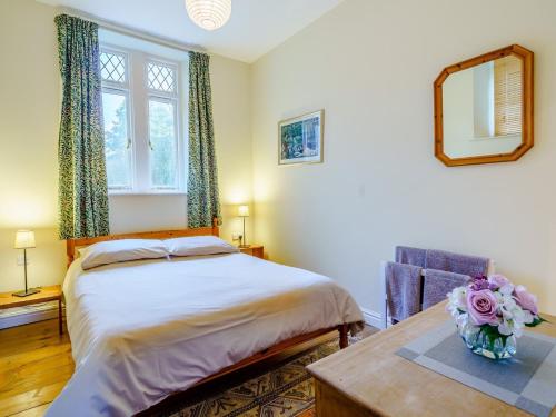 Ένα ή περισσότερα κρεβάτια σε δωμάτιο στο 3 Bed in Pooley Bridge 80430