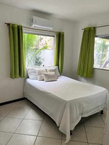 Postel nebo postele na pokoji v ubytování Casa com piscina privativa condomínio , Barra do Jacuipe