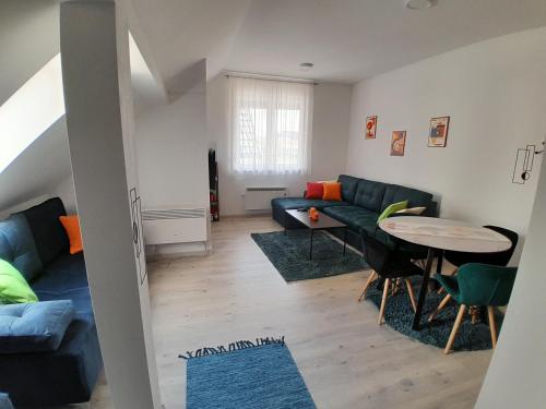 Istumisnurk majutusasutuses Apartman VIENTO 18 Zlatibor