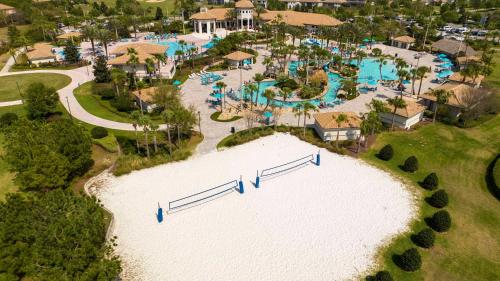 Immaculate Family Home - 7 Bed - with an Amazing Waterfall Pool photo 77